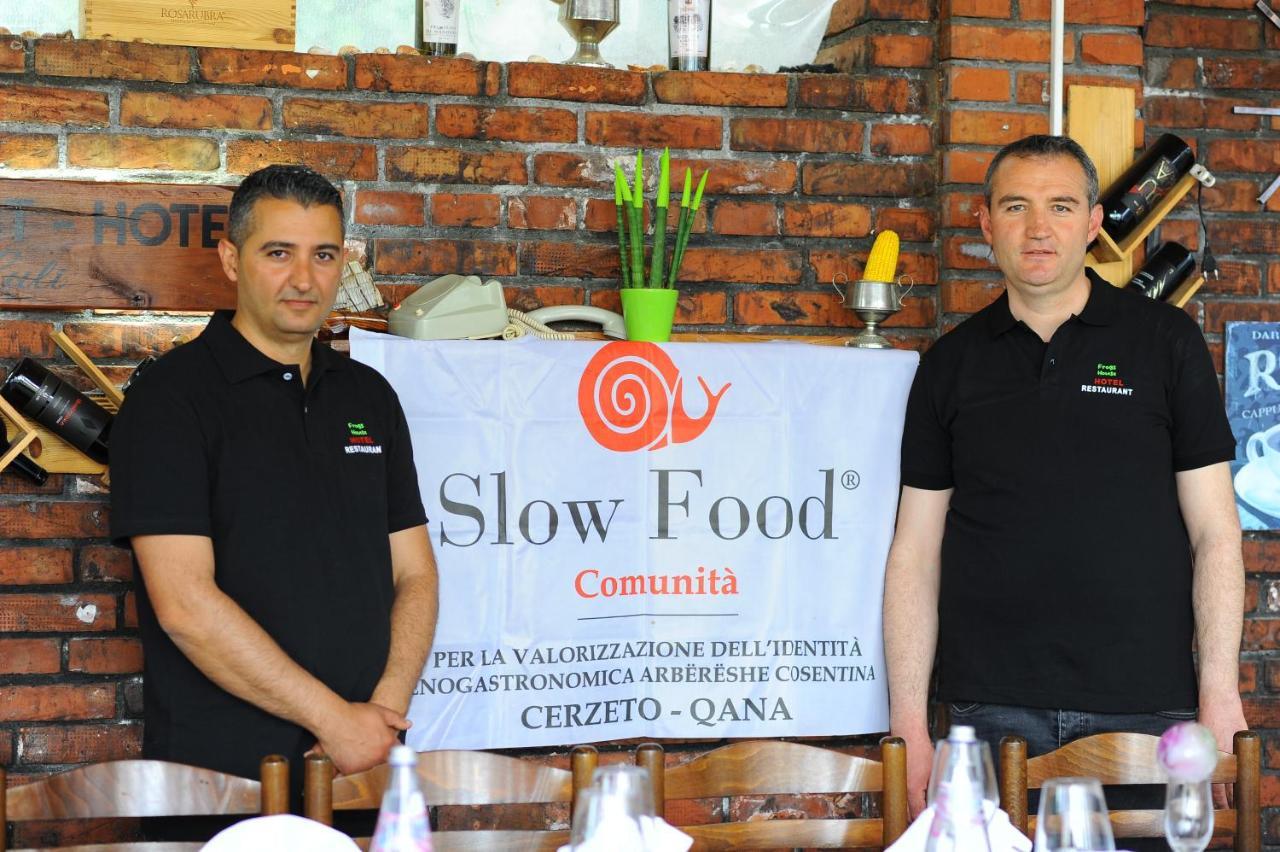 "Frogs House" Hotel & Restorant Slow Food Lushnjë Kültér fotó
